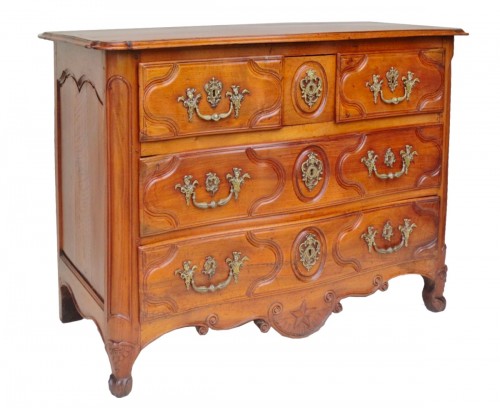 Commode galbée, estampillée Louis Noël Malle 1734-1782