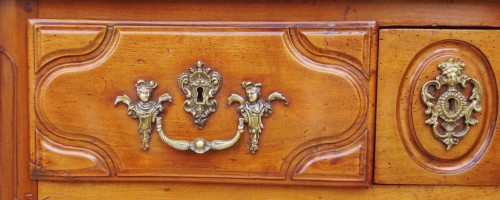 Commode galbée, estampillée Louis Noël Malle 1734-1782 - Anne Besnard