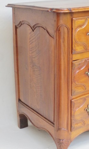 XVIIIe siècle - Commode galbée, estampillée Louis Noël Malle 1734-1782