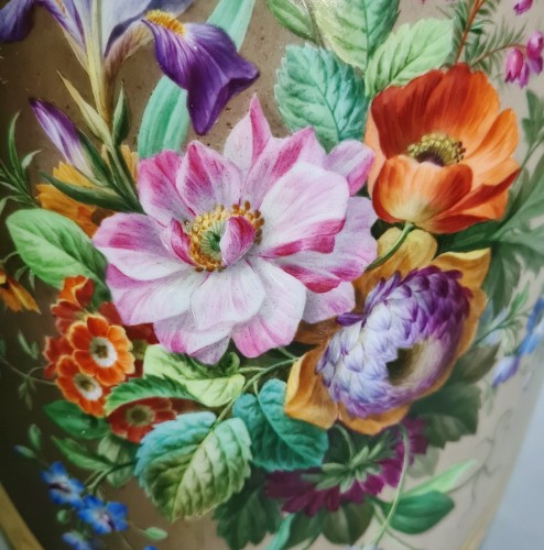 Antiquités - Vases en porcelaine d'époque Restauration