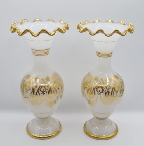 Verrerie, Cristallerie  - Paire de vases Charles X en opaline