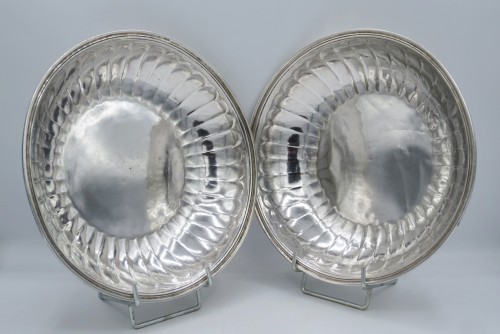 silverware & tableware  - Pair of 18th-century silver bowls