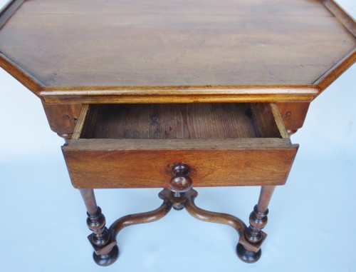 Antiquités - Table Suisse, XVIIIe siècle