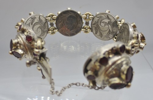  - Bracelet en argent serti de grenats, XIXe siècle