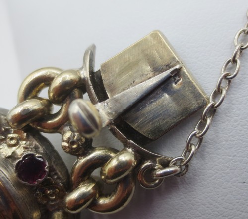Antiquités - Bracelet en argent serti de grenats, XIXe siècle