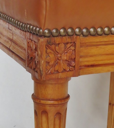 Antiquités - Six chaises Louis XVI estampillées Tilliard