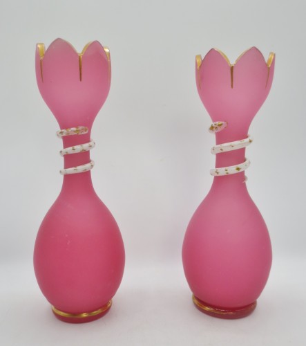 Paire de vases en opaline gorge de pigeon, XIXe siècle. - Louis-Philippe
