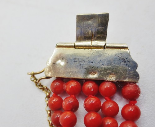 Antiquités - Bracelet en corail et vermeil, XIXe siècle