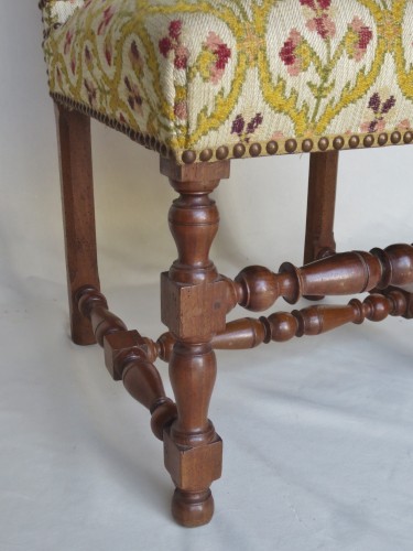 Louis XIII - Ensemble de sept chaises d'époque Louis XIII