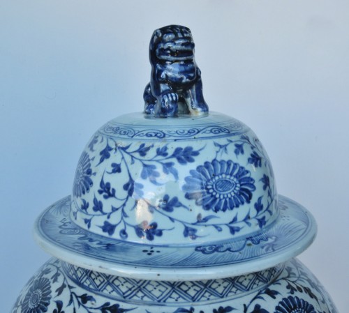 Antiquités - Potiche en porcelaine de chine, XIXe siècle