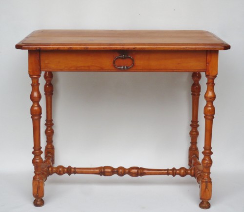 Table à écrire en bois fruitier et en buis - Mobilier Style Louis XIV