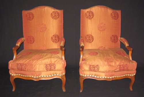 Pair of armchairs so-called &quot;fireside - coin de feu&quot; Louis XV period - Seating Style Louis XV