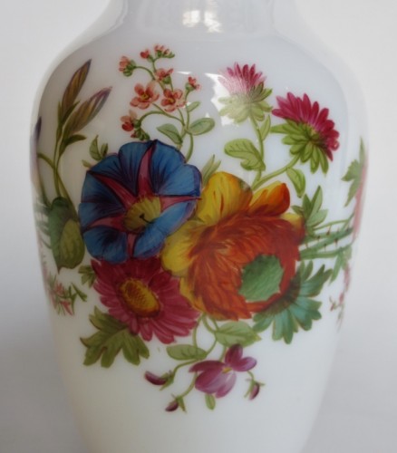 Verrerie, Cristallerie  - Vase en opaline d’époque Restauration