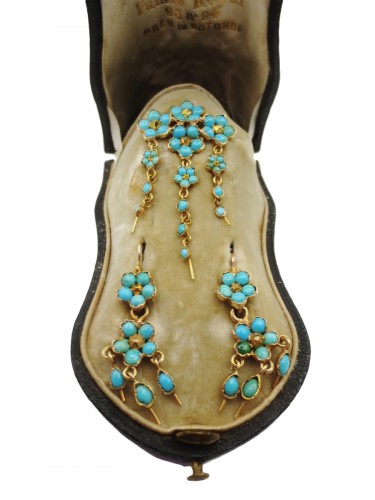Parure en or et turquoises. Époque XIXe siècle.