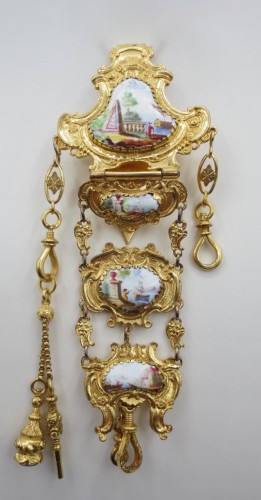 Châtelaine en pomponne du milieu du XVIIIe siècle - Objets de Vitrine Style Louis XV