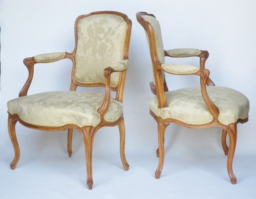 Pair of cabriolets by Jean-Baptiste Lebas - Seating Style Louis XV