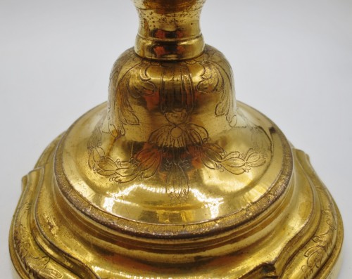 Antiquités - Paire de flambeaux e bronze doré, XVIIIe siècle