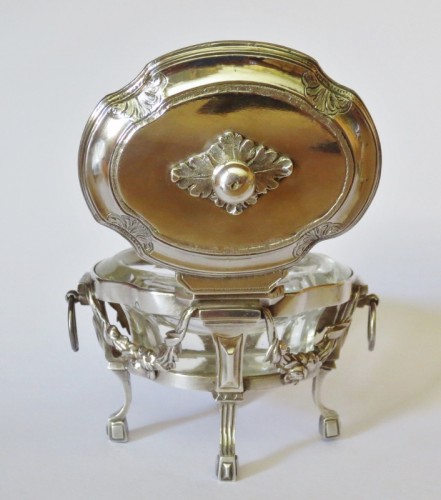 Louis XVI - Saleron et poivrière couverte, époque Louis XVI