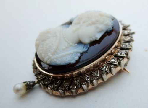Antiquités - Broche camée en Agate, époque Restauration