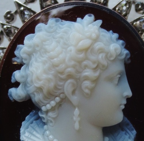 Antiquités - Broche camée en Agate, époque Restauration