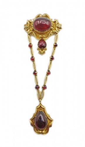 Gold and garnet brooch, mid 19th century