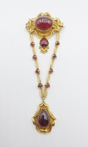 Gold and garnet brooch, mid 19th century - Antique Jewellery Style 