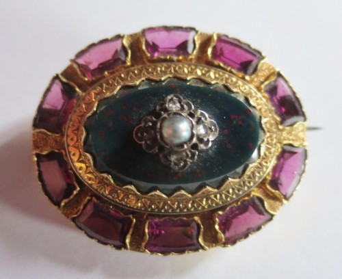 Broche en or Jaspe sanguin, diamants et perles d'époque Napoléon III - Bijouterie, Joaillerie Style Napoléon III