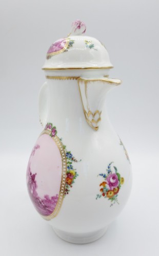 Céramiques, Porcelaines  - Verseuse en porcelaine de Meïssen, XVIIIe siècle
