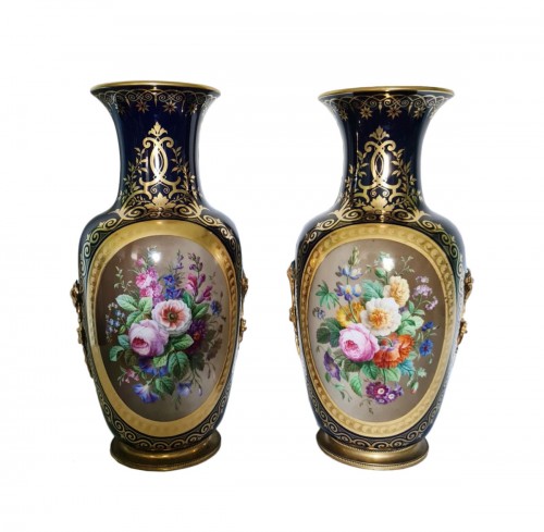 Vases en porcelaine vers 1840-1850