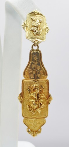 Antique Jewellery  - Gold earrings, circa 1830