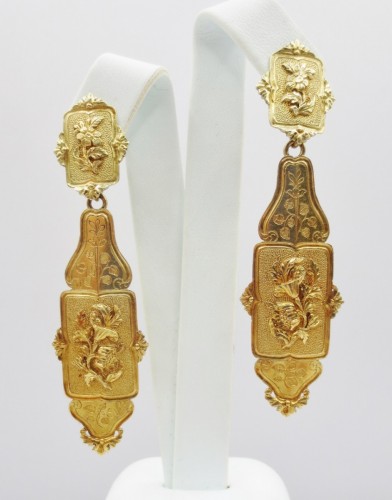 Gold earrings, circa 1830 - 