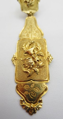 Antiquités - Boucles d'oreilles en or, vers 1830