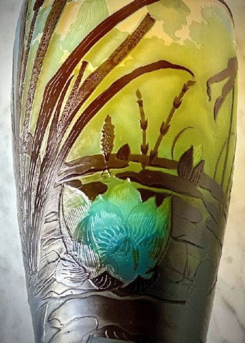 Antiquités - Emile Gallé - Vase Art nouveau "Iris et Nymphéas"