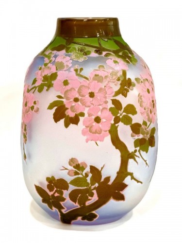 Emile Gallé - Important vase "Fleurs de Pommiers du Japon" - Verrerie, Cristallerie Style Art Déco