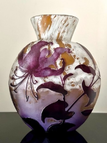 Daum Nancy - Vase Art Nouveau "Aux Lys" - Verrerie, Cristallerie Style Art Déco