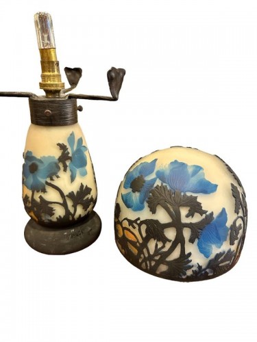 20th century - Muller Frères Lunéville - “Blue Anemones” Mushroom Lamp