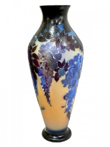 XXe siècle - Emile Gallé Monumental Vase "Wisteria"