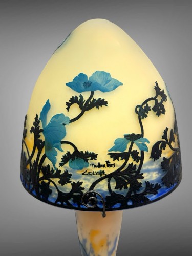 XXe siècle - Muller Frères Lunéville - Importante lampe champignon "Anémones bleues"