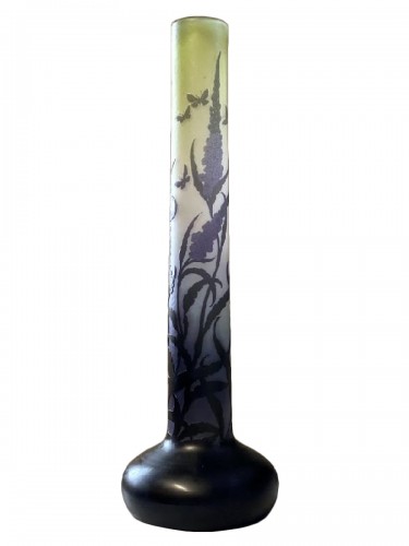 Emile Gallé - Vase Art Nouveau "Lupins et Papillons"