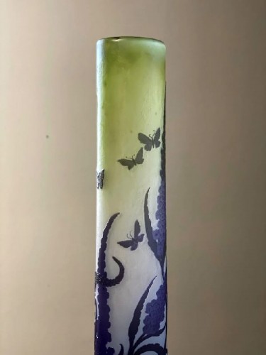 Emile Gallé - Vase Art Nouveau Lupins et Papillons - Antiquités Art Nouveau