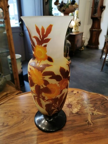 Emile Gallé - Vase Art Nouveau Aux Camélias - Verrerie, Cristallerie Style Art nouveau