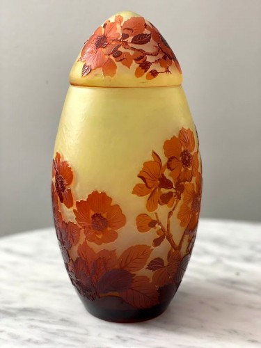 Emile Gallé - Art Nouveau covered vase &quot;Aux Roses - 