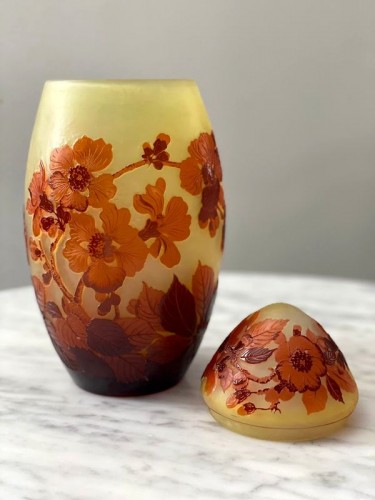 20th century - Emile Gallé - Art Nouveau covered vase &quot;Aux Roses
