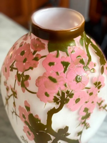 XXe siècle - Emile Gallé - Vase Art nouveau "Fleurs de pommiers du Japon"