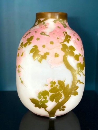 Emile Gallé - Vase Art nouveau "Fleurs de pommiers du Japon" - Art nouveau