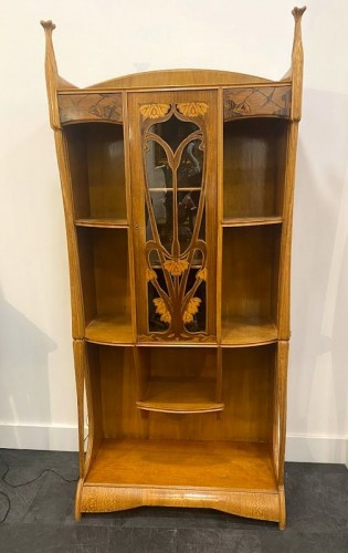 Louis Majorelle (1859-1926) - Vitrine Art nouveau "Aux capucines" - Mobilier Style Art nouveau