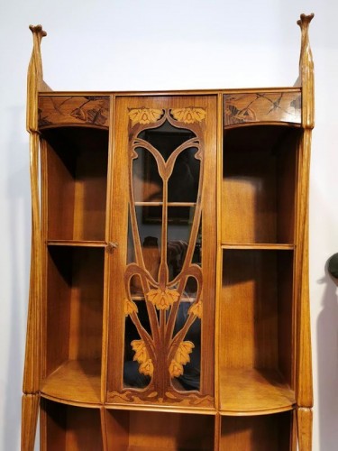 Art nouveau - Louis Majorelle (1859-1926) - Vitrine Art nouveau "Aux capucines"