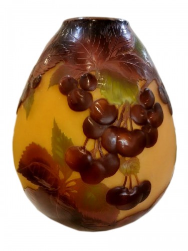 Emile Gallé - Art nouveau blown-molded vase &quot;Aux Cerises