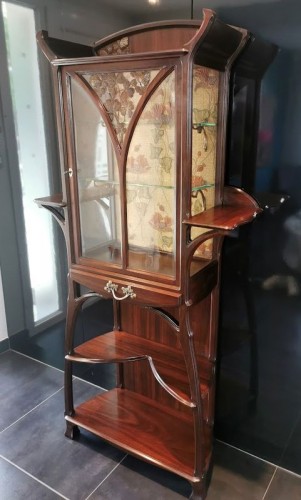 Vitrine Art nouveau " Aux trèfles" Ecole de Nancy - Mobilier Style Art nouveau