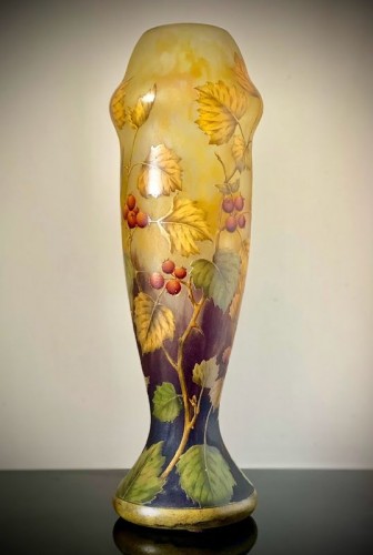 XXe siècle - Daum Nancy - Vase Art nouveau "Aux Baies"